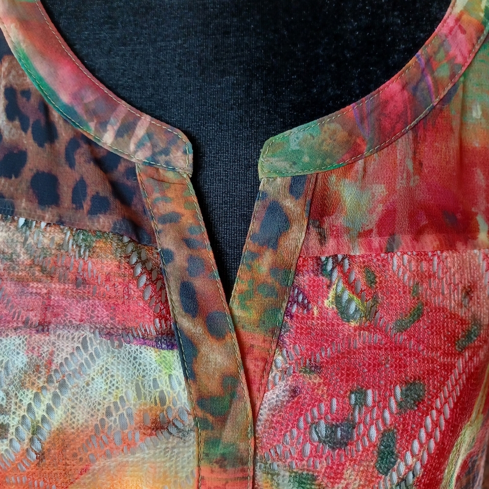 Chico's Colorful Split Neck Top sz 2 = Lg
